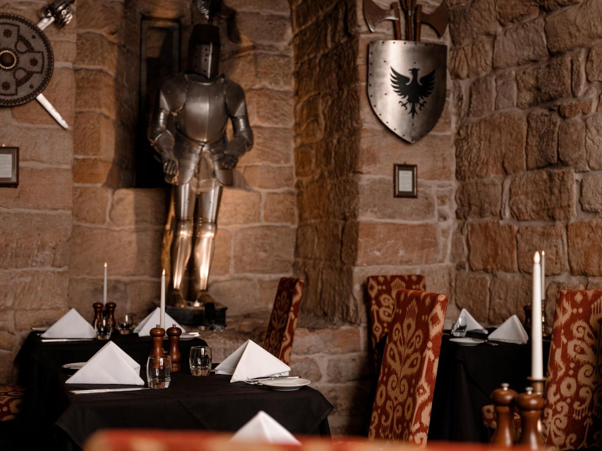 Bonnyrigg Dalhousie Castle Hotel מראה חיצוני תמונה